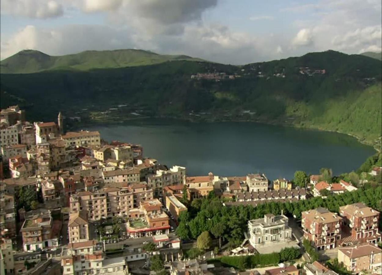 Apartmán Relax Sul Lago Genzano di Roma Exteriér fotografie